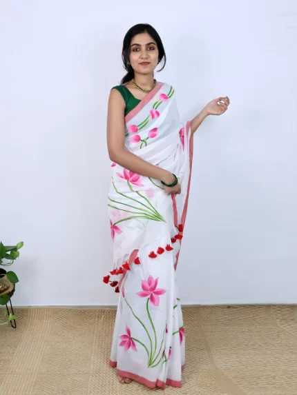 White taamarai saree